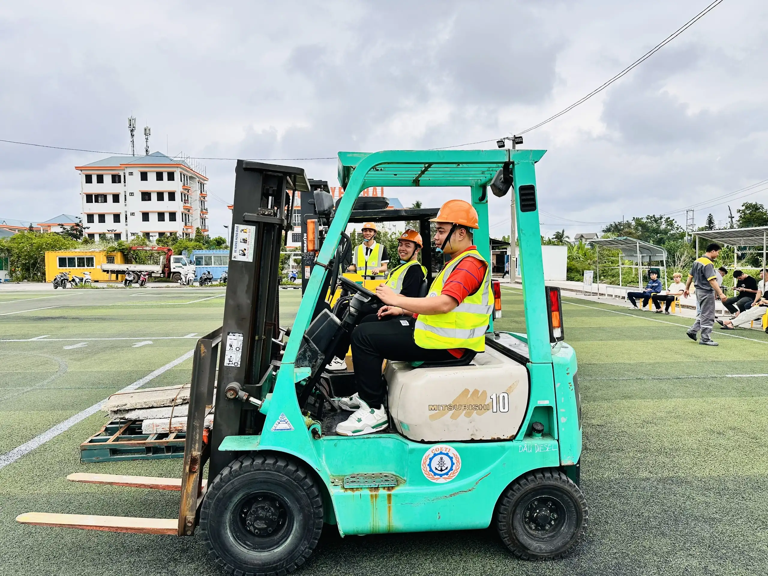 Chứng Chỉ Vận Hành Xe Nâng